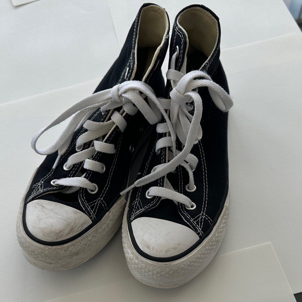 Big Kids Black High-Top Sneakers size 3.5